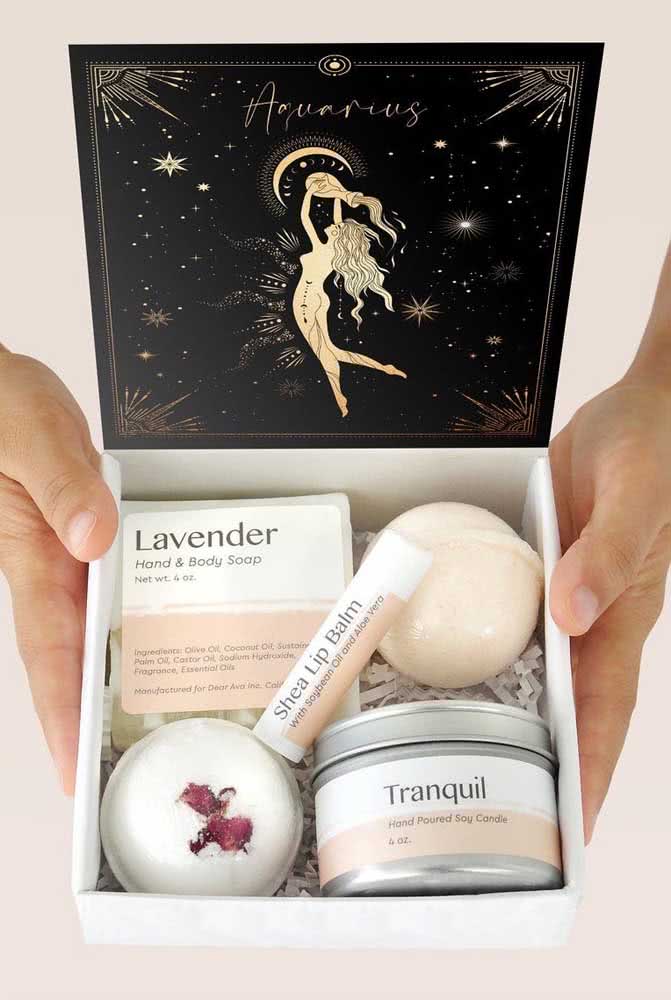 5 ideias de títulos:
1. Presentes de 15 anos: Guia Completo para Não Errar na Escolha
2. Tecnologia para Debutantes: Os Gadgets Mais Desejados de 15 Anos
3. Joias Clássicas vs. Experiências Inesquecíveis: Qual o Melhor Presente de 15 Anos?
4. Beleza e Autocuidado: Presentes que Celebram a Transição para a Juventude
5. Criatividade e Memórias: Ideias de Presentes de 15 Anos que Vão Além do Material