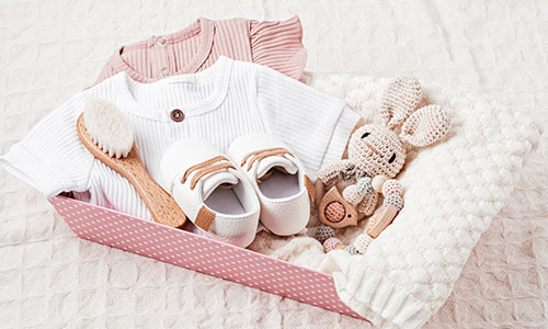 5 ideias de títulos:
1. Presentes Essenciais para Recém-Nascidos: O Guia Completo
2. Presentes Criativos e de Luxo para Bebês: Ideias que Encantam
3. Mimos para Novos Pais: Presentes que Cuidam de Quem Cuida
4. Estímulo e Conforto: Presentes que Auxiliam no Desenvolvimento do Bebê
5. Tendências de Presentes para Recém-Nascidos em 2026