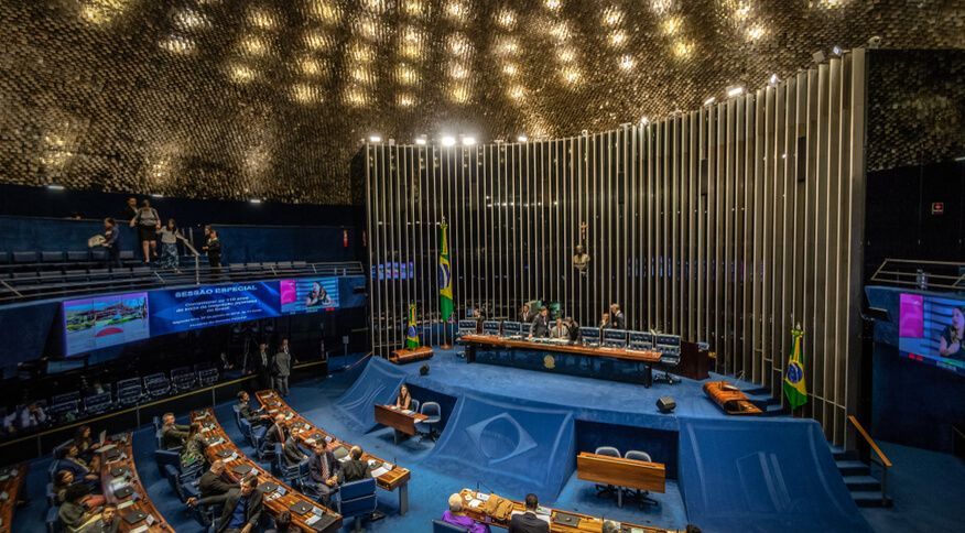 O Debate sobre Parlamentarismo no Brasil: Prós e Contras