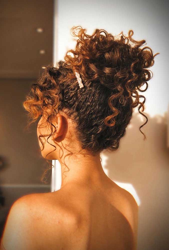 5 ideias de títulos:
1. Descubra as Princesas Disney com Cabelos Incríveis!
2. Guia Completo: Cuidados e Penteados para Cabelos Cacheados Infantis
3. A Importância da Representatividade: Princesas Cacheada na Mídia
4. Merida