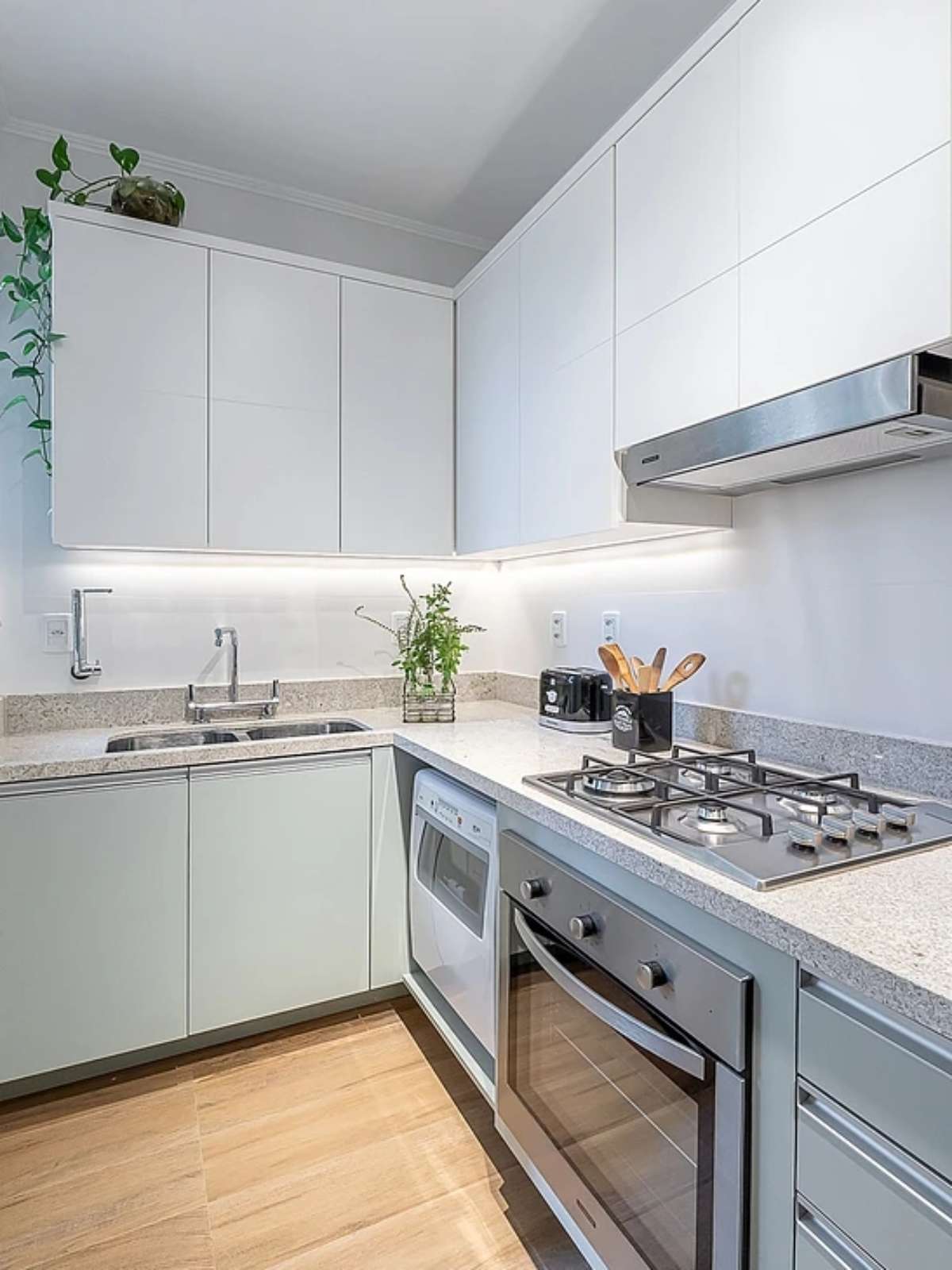 Península com Mesa Integrada: A Solução Inteligente para Cozinhas Modernas