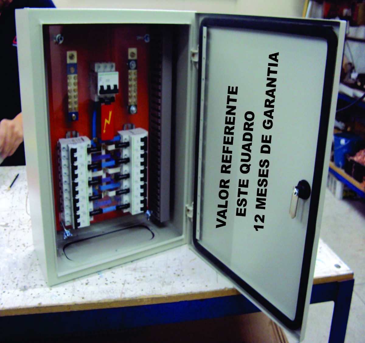 quadro de distribuicao trifasico