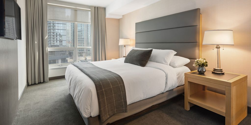 O Essencial para um Quarto de Visitas Confortável e Organizado