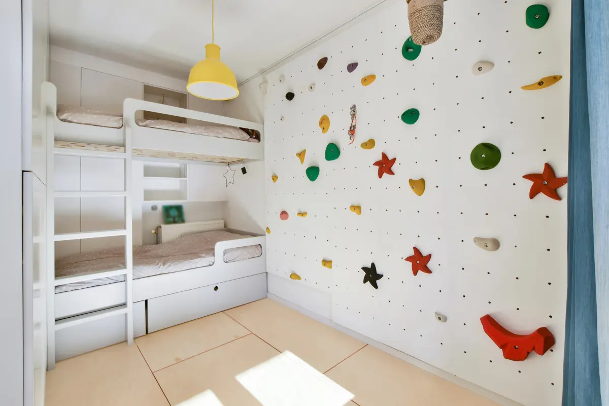 Otimizando o Espaço: Móveis Inteligentes para Quartos Compartilhados