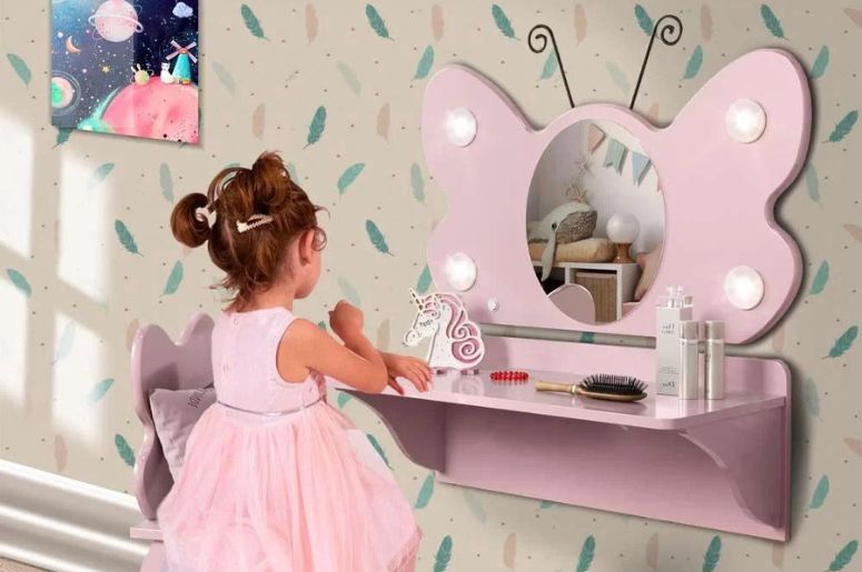 quarto de menina pequeno