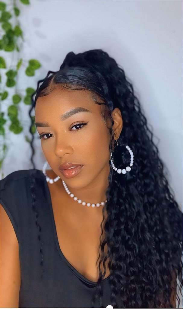 5 Truques para um Rabo de Cavalo Perfeito em Cabelos Cacheados