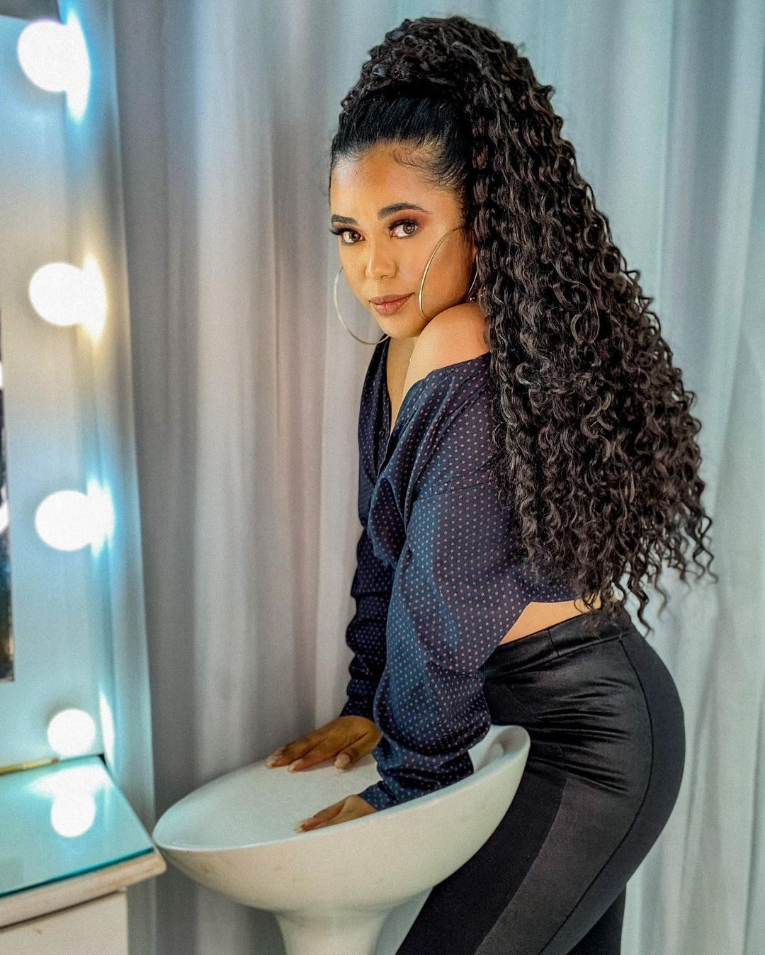 Cuidados Essenciais ao Fazer Rabo de Cavalo em Cabelos Cacheados