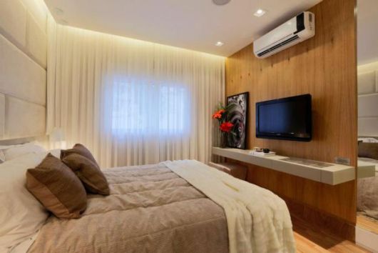 rack de madeira maciça para quarto de casal