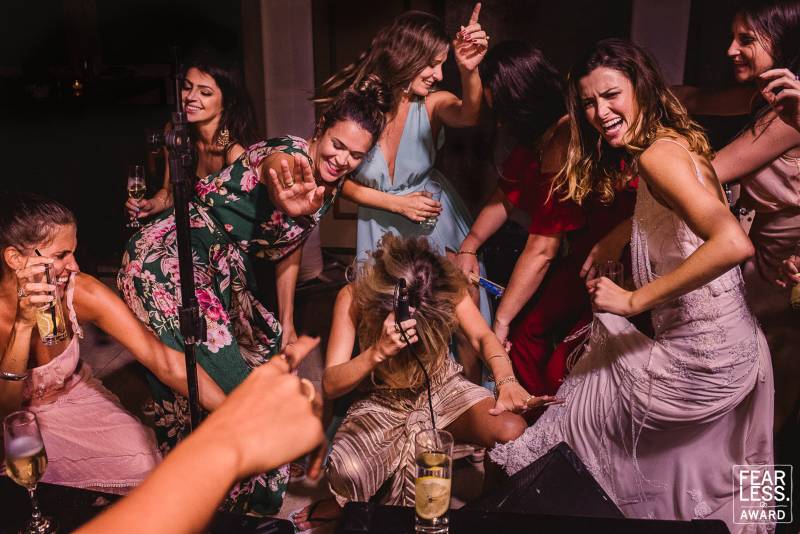 5 ideias de títulos:
1. A Trajetória de Raphaela Sirena: De Garota Verão a Empresária de Sucesso
2. Raphaela Sirena: Bastidores da Vida Pessoal e Carreira
3. Desvendando Raphaela Sirena: O Que Você Precisa Saber Sobre a Modelo e Empresária
4. Raphaela Sirena e o Mundo dos Reality Shows: Participações e Declarações
5. O Império de Raphaela Sirena: Empreendedorismo e Presença Digital