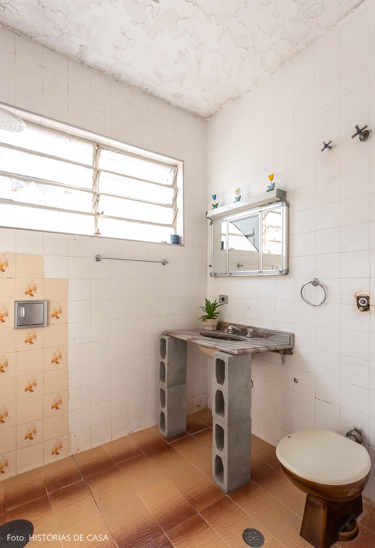 Banheiro Pequeno e Funcional: Dicas de Mobiliário e Organização Inteligente