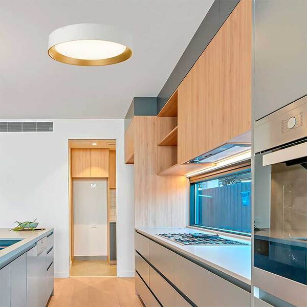 iluminação de cozinha com LED vs. halógena