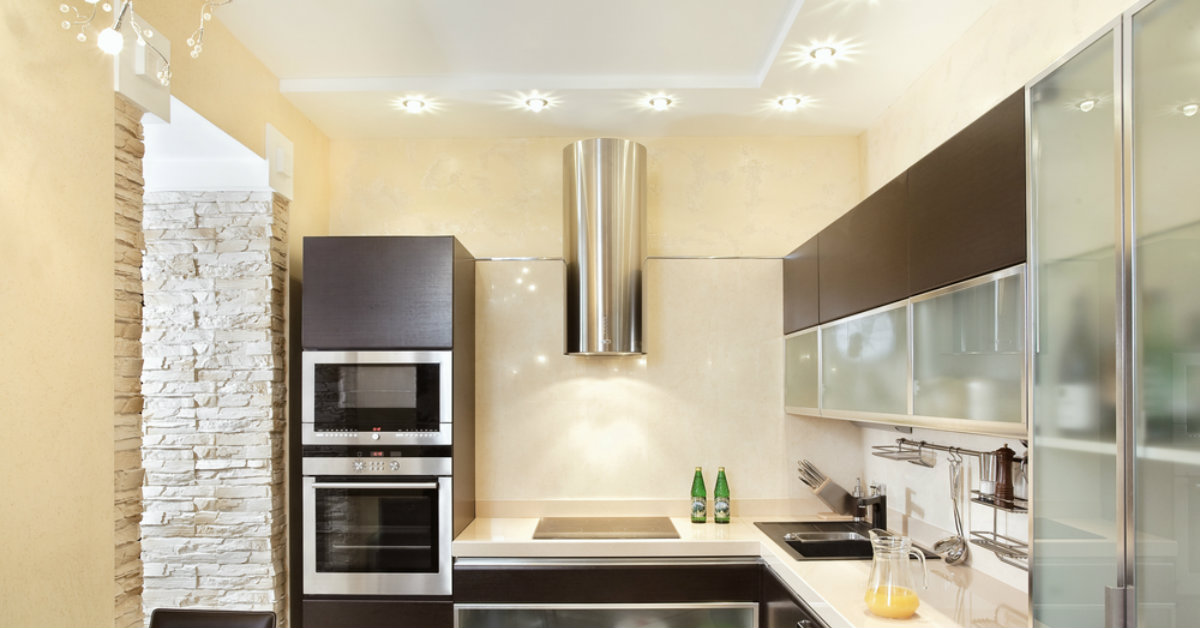 ideias de iluminação para cozinha pequena