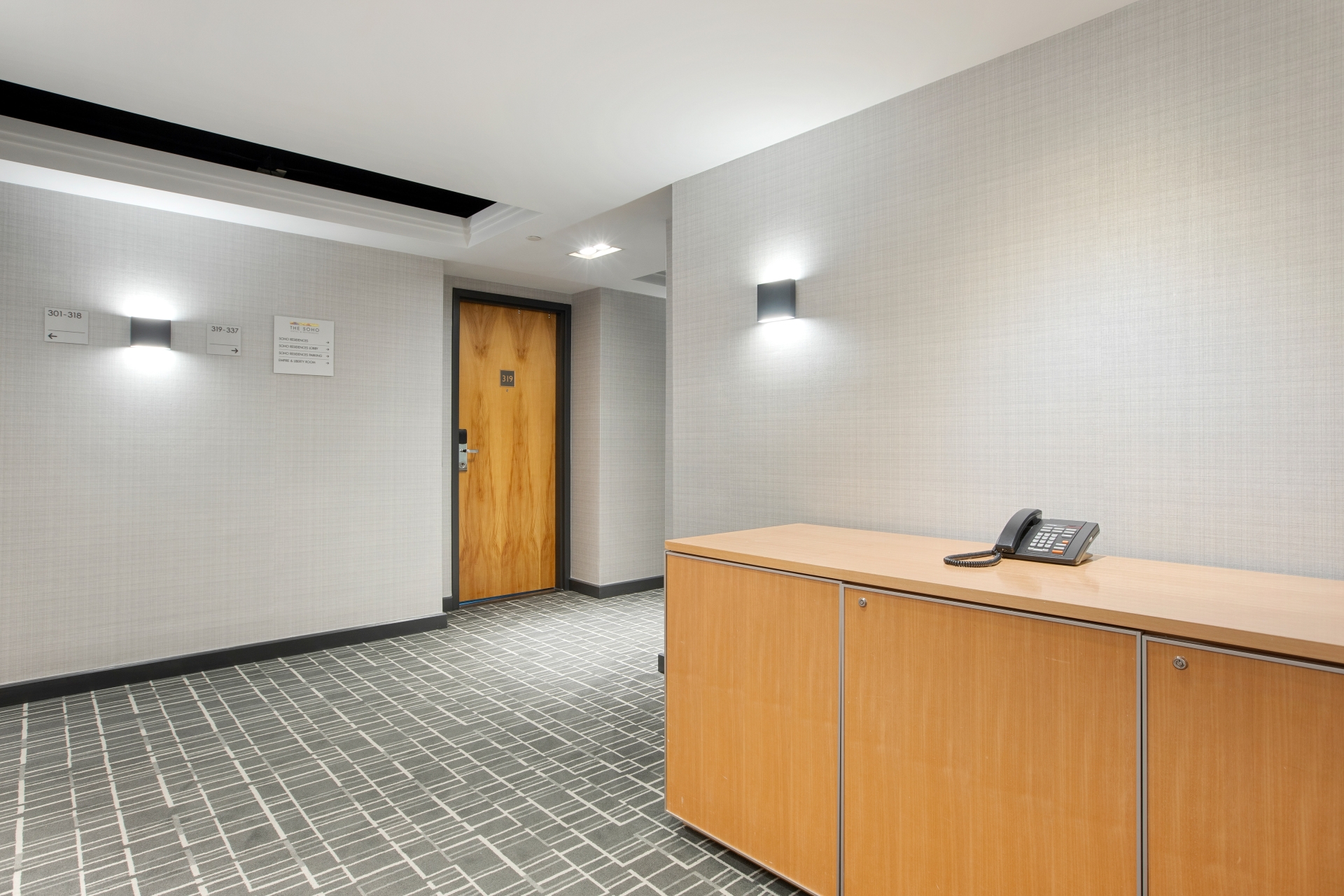 Iluminação Estratégica: Dicas para Valorizar a Recepção do Escritório