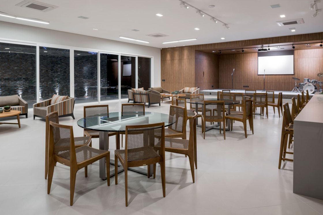 melhores pisos para salão de festas