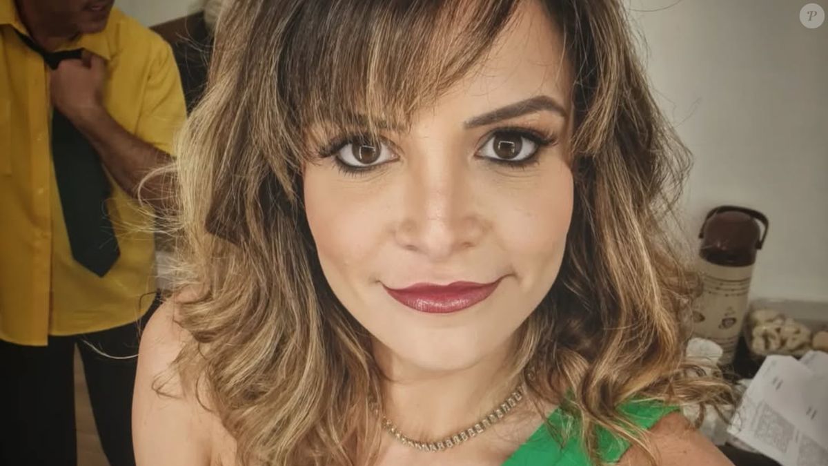 5 ideias de títulos:
1. A Trajetória de Renata Del Bianco: De Vivi em Chiquititas à Médica Veterinária.
2. Renata Del Bianco Revela Detalhes Íntimos de Sua Luta Contra a Depressão Pós-Chiquititas.
3. O Que Aconteceu com Vivi de Chiquititas? A Vida Atual de Renata Del Bianco.
4. Renata Del Bianco e Junior Lima: O Romance Secreto Que Veio à Tona.
5. Por Que Renata Del Bianco Não Participou do Especial de Chiquititas?