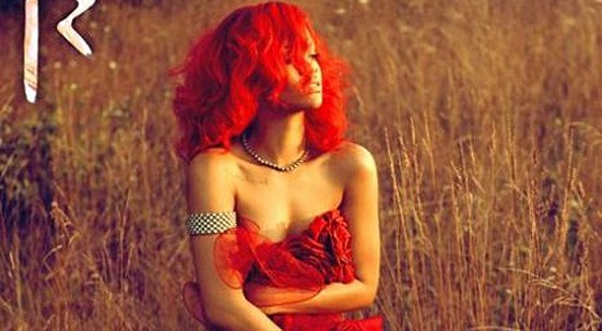 rihanna cabelo vermelho