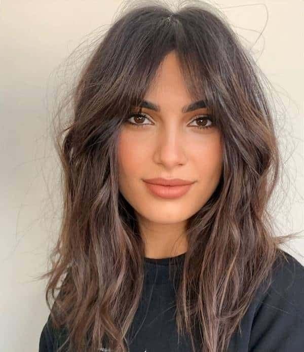 rosto oval corte de cabelo feminino