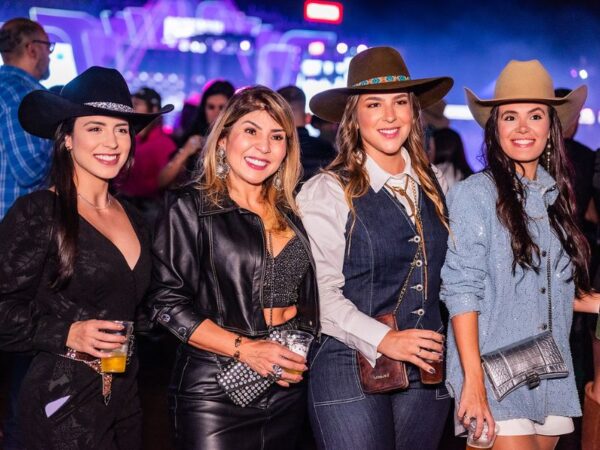 O guia definitivo de acessórios country para festivais