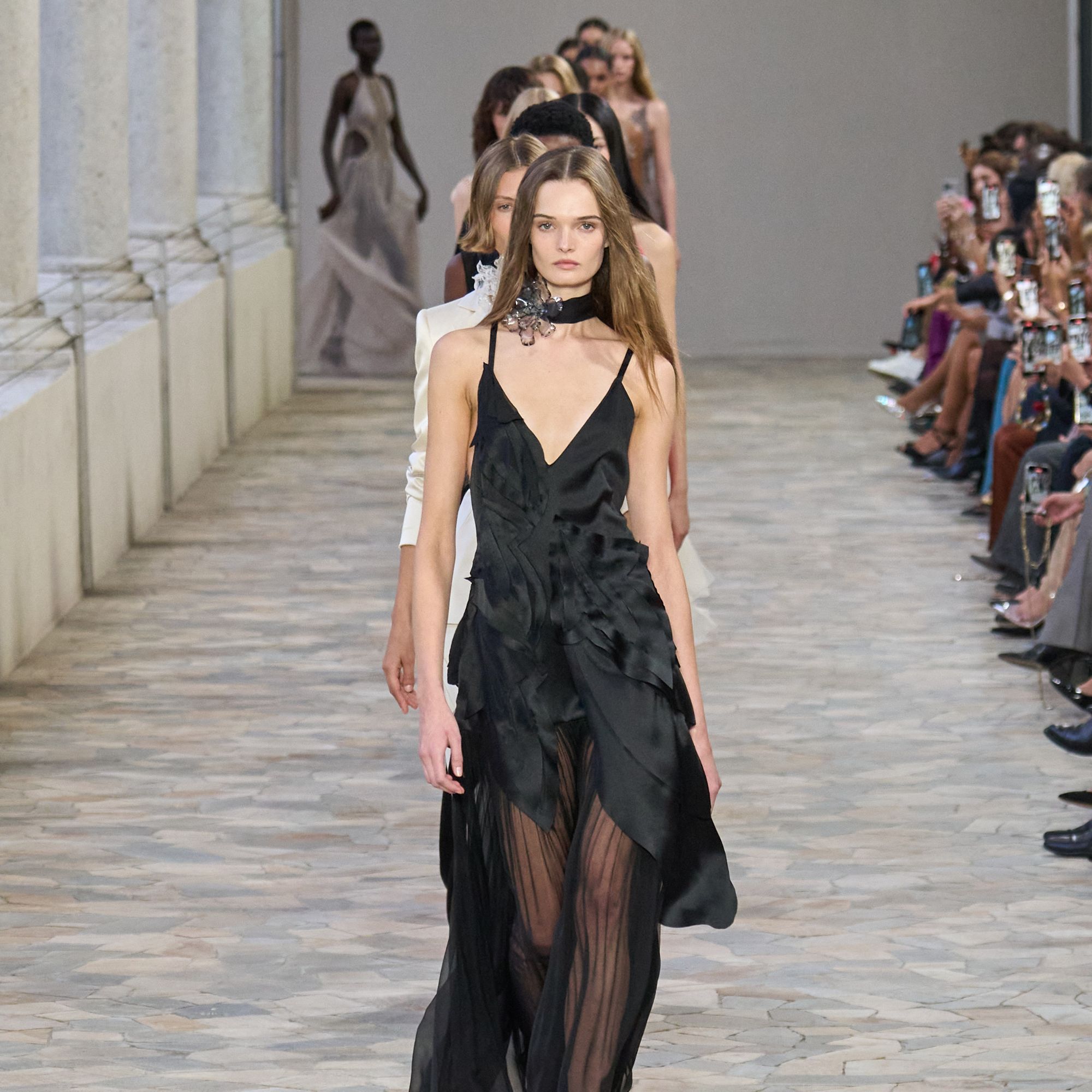 marcas de roupas transparentes