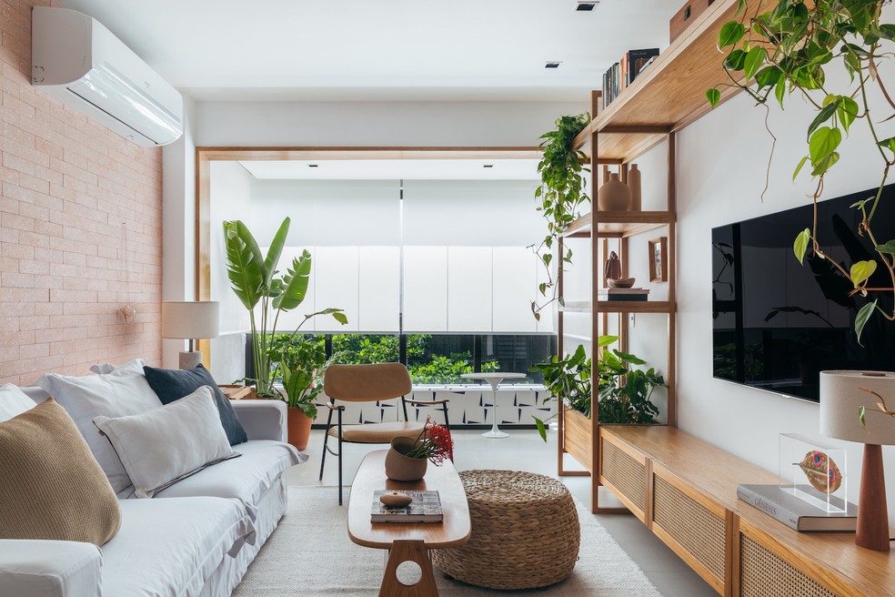 Minimalismo na prática: Decorando sua sala pequena sem excessos