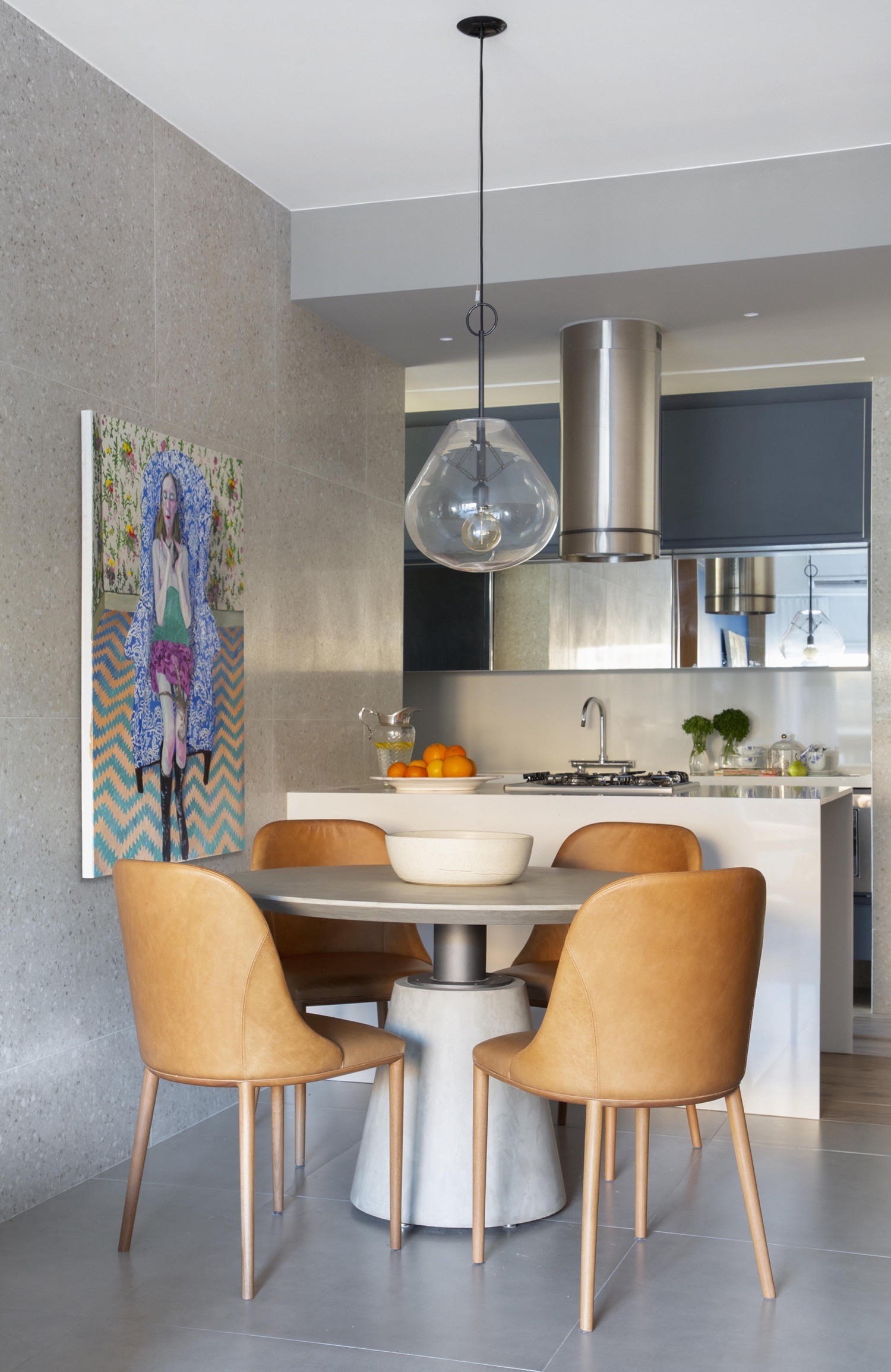 Espelhos na Decoração: Como Usar para Ampliar sua Sala de Jantar Pequena