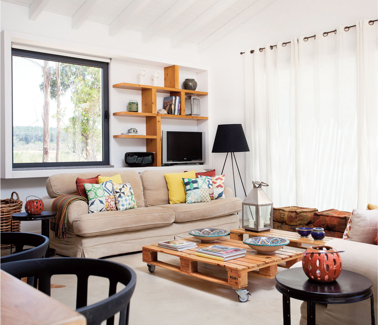 erros comuns ao decorar sala rústica moderna