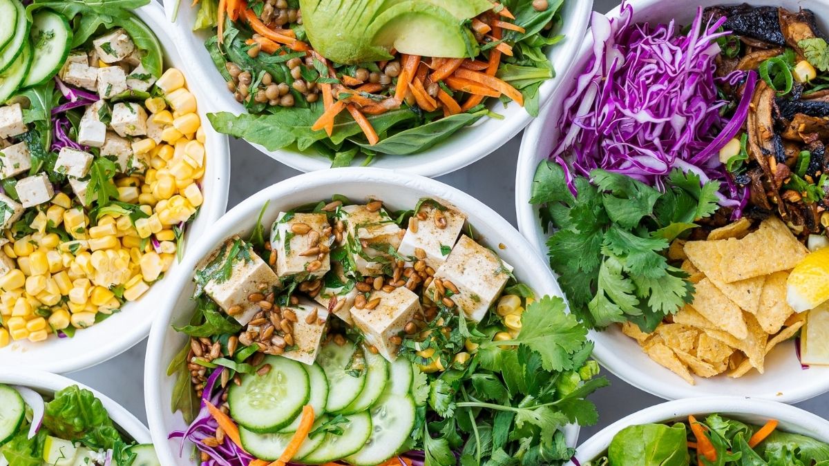 10 ideias de saladas low carb