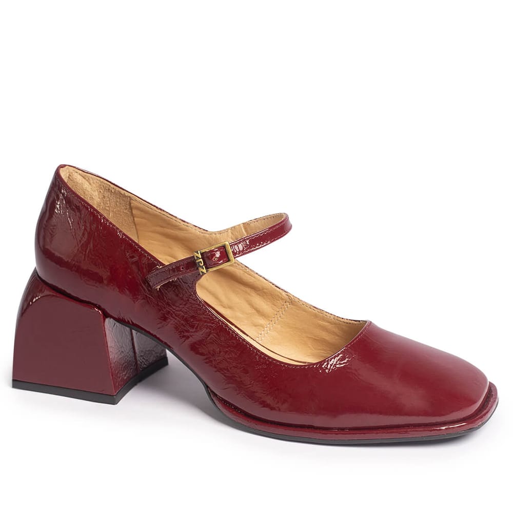 Marcas de sapatos de couro femininos que você precisa conhecer