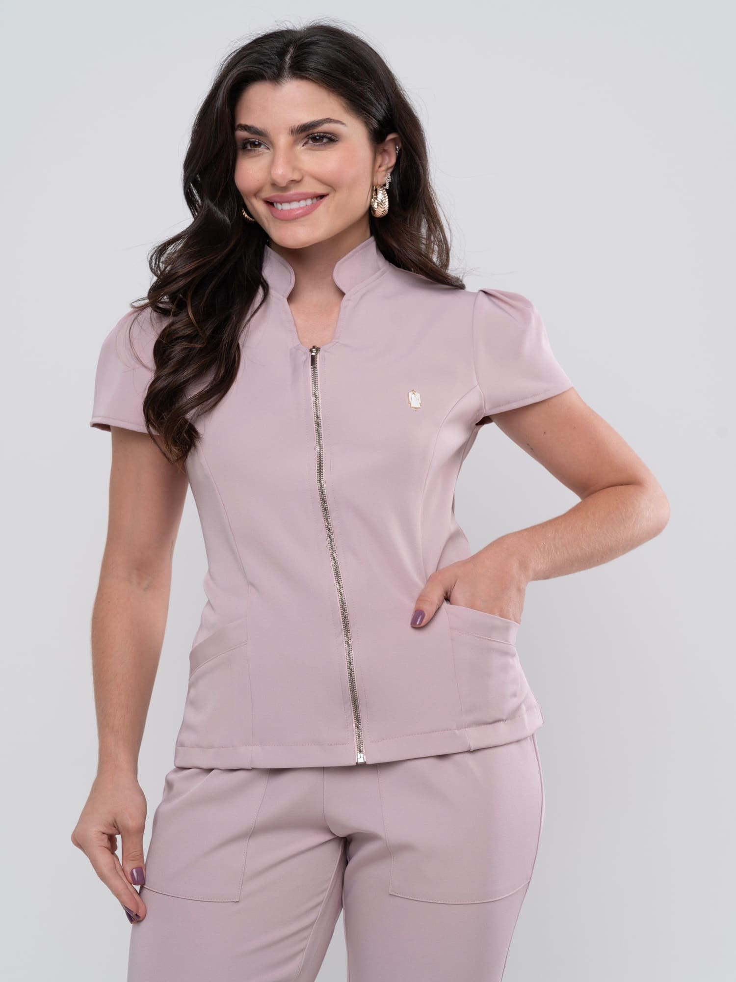 Scrub feminino para longos plantões