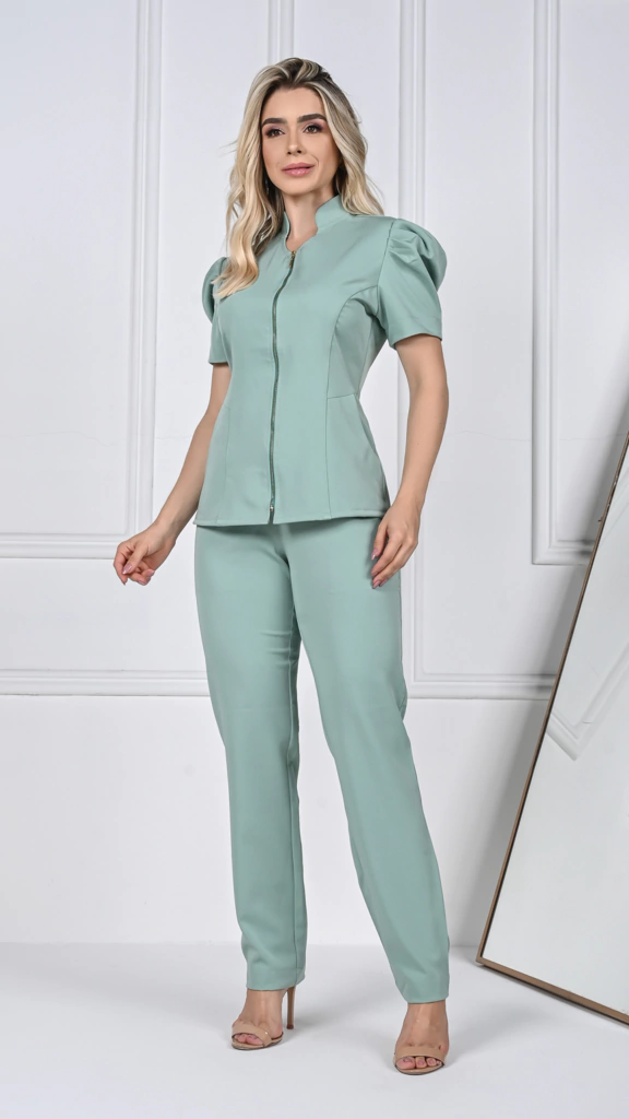 Scrub feminino acinturado