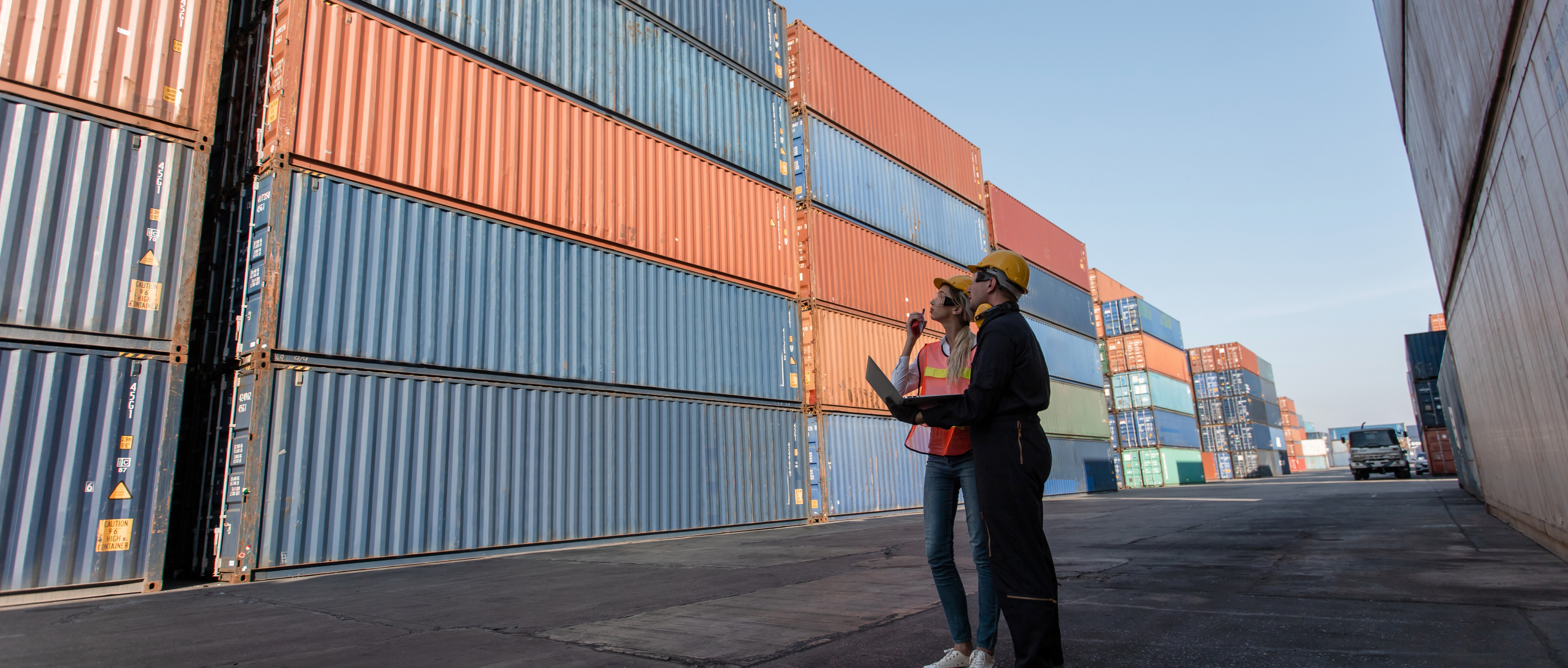 Comparativo: As Melhores Seguradoras para Transporte Internacional de Cargas