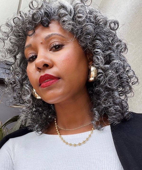 shaggy hair cacheado curto