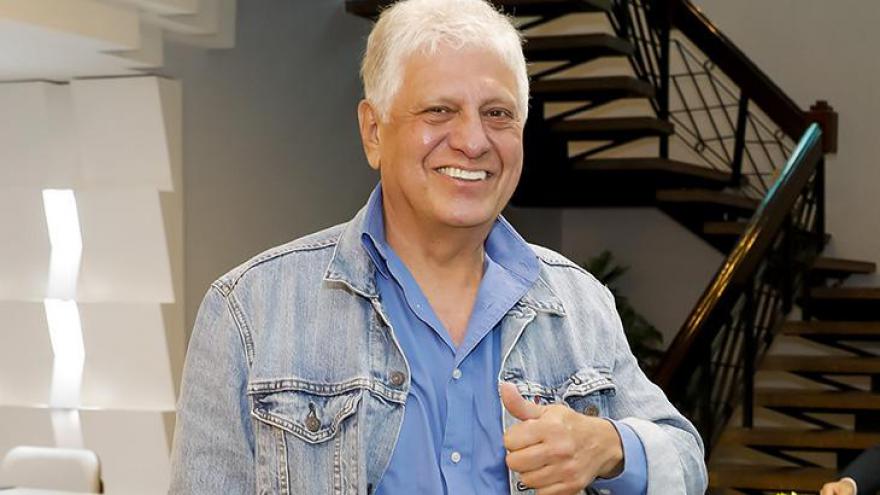 1. A Trajetória de Leon Abravanel no SBT
2. Daniel Abravanel: O Futuro da Rede e Afiliadas do SBT
3. Guilherme Stoliar: O Legado na Presidência do Grupo Silvio Santos
4. Dorynha Abravanel: Bastidores da Produção no Programa Silvio Santos
5. Leandro Stoliar: Do Jornalismo à TV Aberta