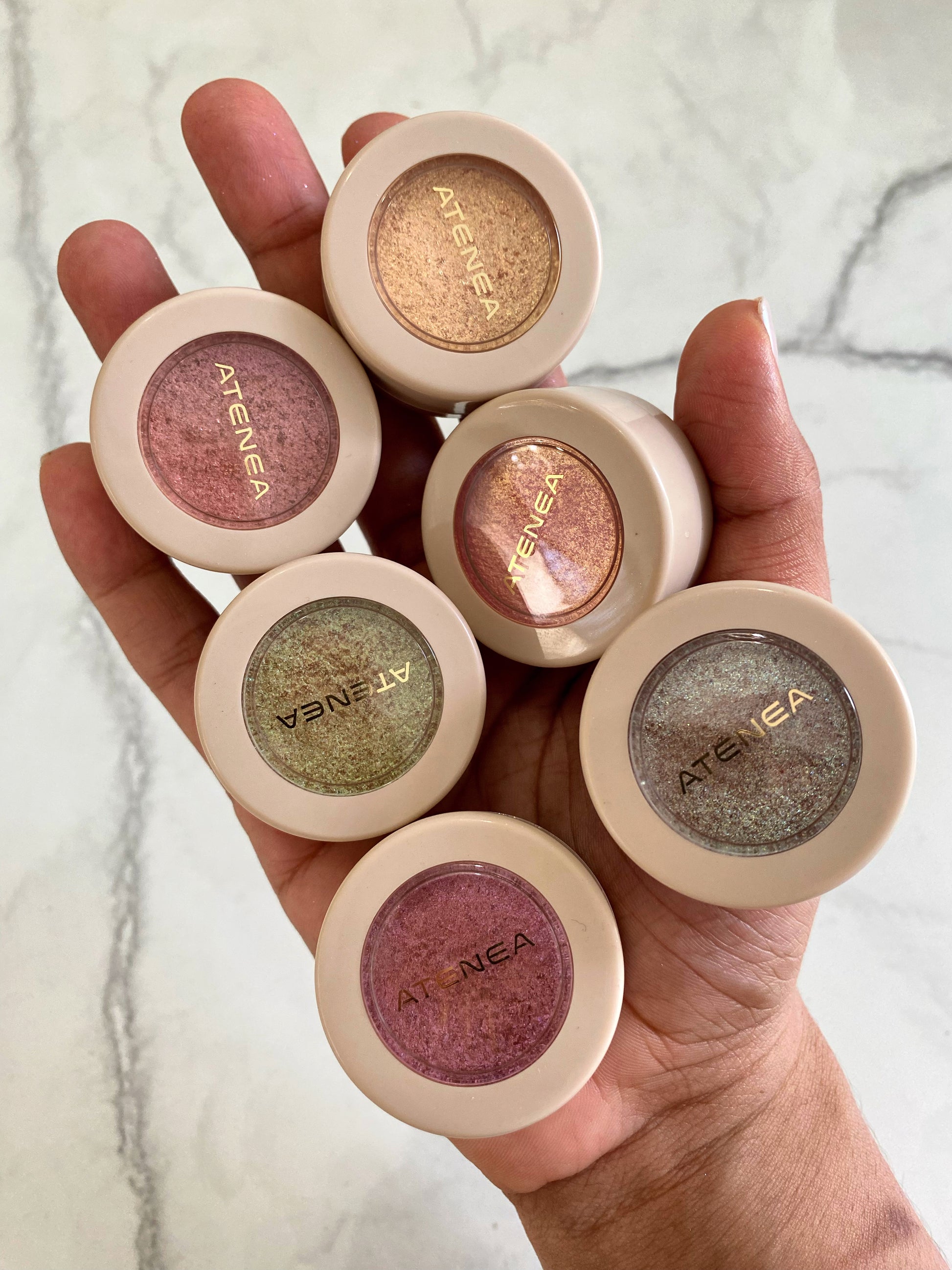 As Cores Mais Populares das Sombras Cremosas Avon e Como Combiná-las