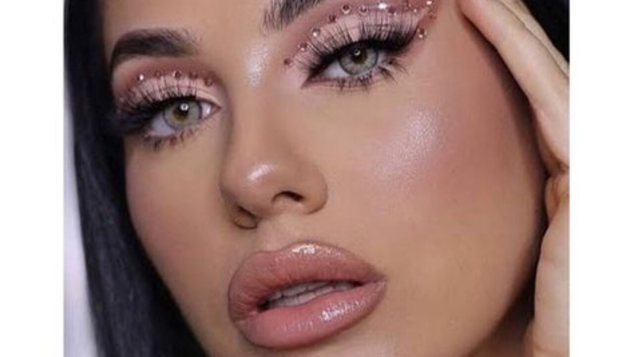 5 ideias de títulos: 1. Tutorial de Maquiagem Lilás: Do Dia à Noite. 2. Como Combinar Sombra Lilás com seu Tom de Pele. 3. Tendências de Maquiagem: O Poder do Lilás em 2025. 4. Maquiagem Lilás para Festas: Brilho e Glamour. 5. Sombra Lilás Matte vs. Cintilante: Qual Escolher?