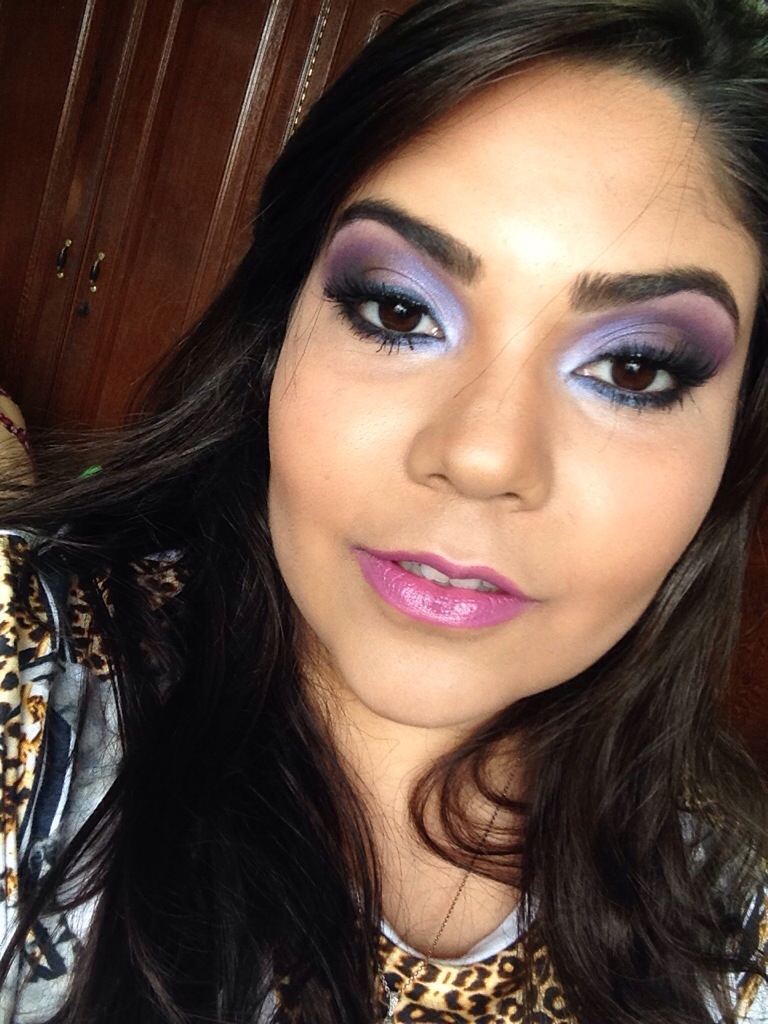 5 ideias de títulos: 1. Tutorial de Maquiagem Lilás: Do Dia à Noite. 2. Como Combinar Sombra Lilás com seu Tom de Pele. 3. Tendências de Maquiagem: O Poder do Lilás em 2025. 4. Maquiagem Lilás para Festas: Brilho e Glamour. 5. Sombra Lilás Matte vs. Cintilante: Qual Escolher?