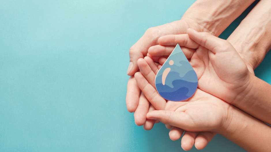 Guia completo: Sonhos com água em diferentes estados