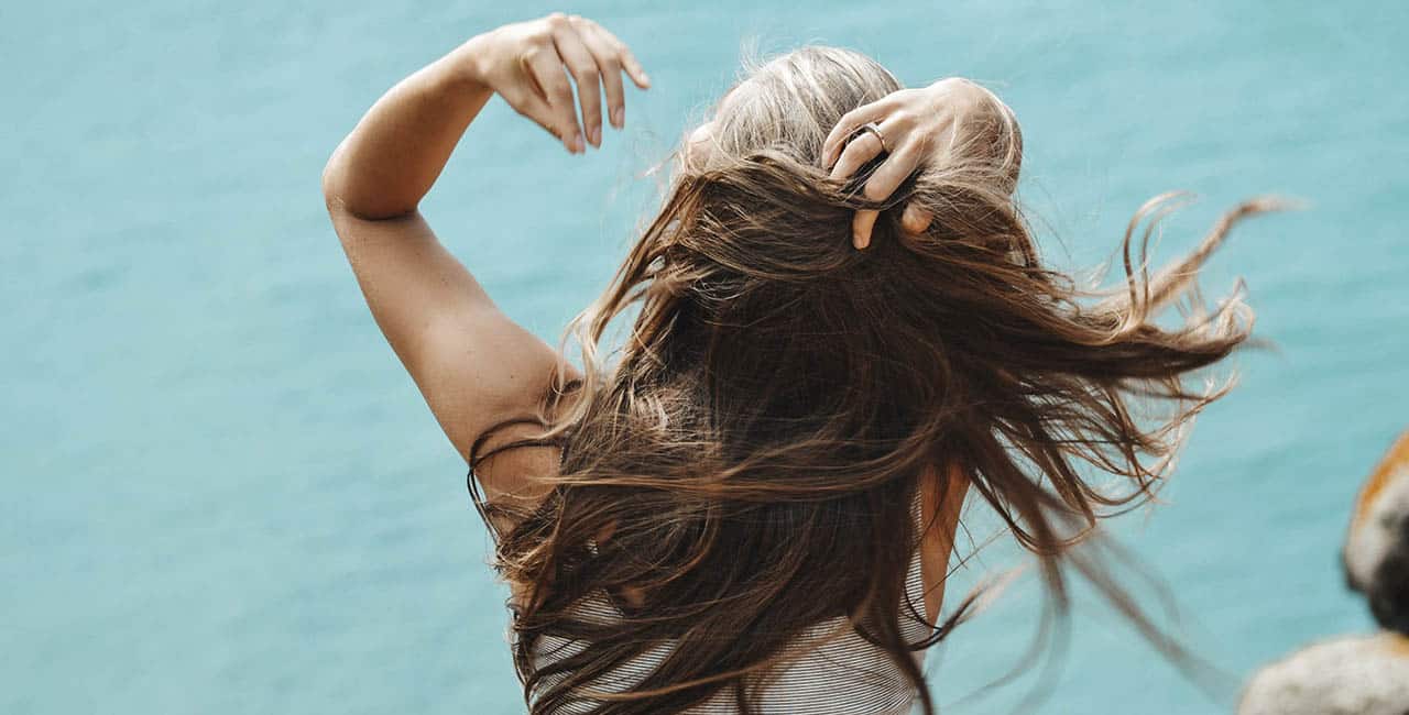 Sonhar com Cabelo Caindo: Entenda os Sinais de Insegurança e Perda