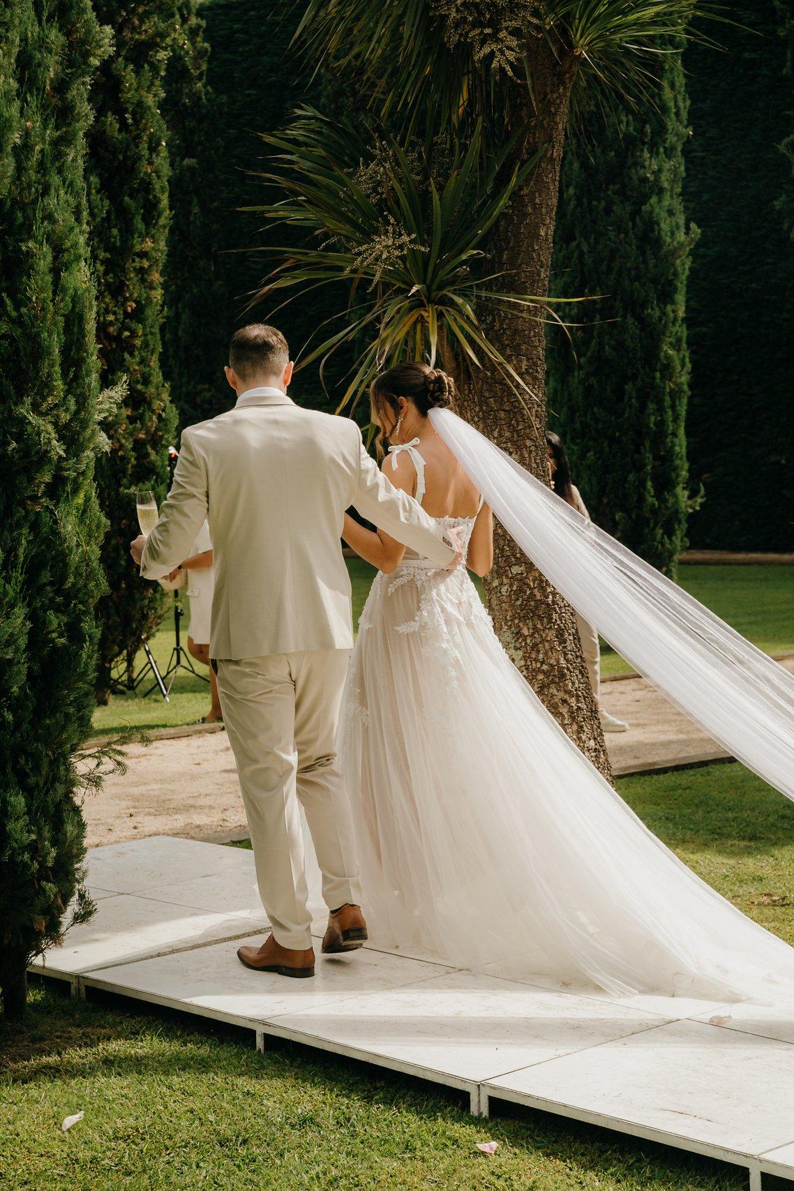 Como Suas Emoções Afetam o Significado dos Sonhos de Casamento