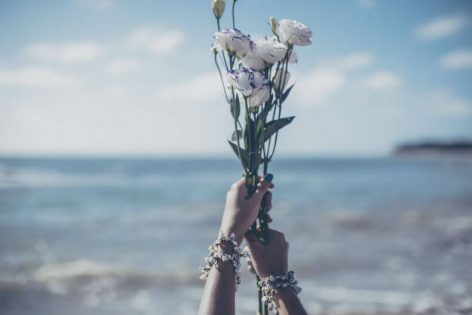 Iemanjá: Conectando-se com a Rainha do Mar para Equilíbrio Emocional