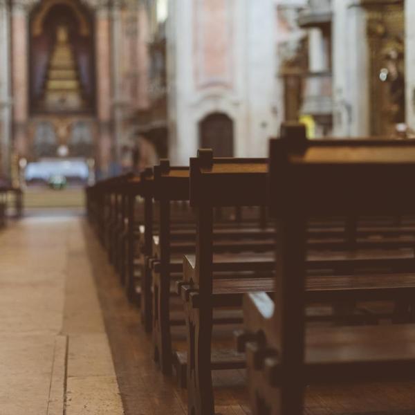 Sonhos com símbolos religiosos: guia completo