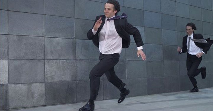 Como a Psicologia Explica Sonhos de Perseguição Constante