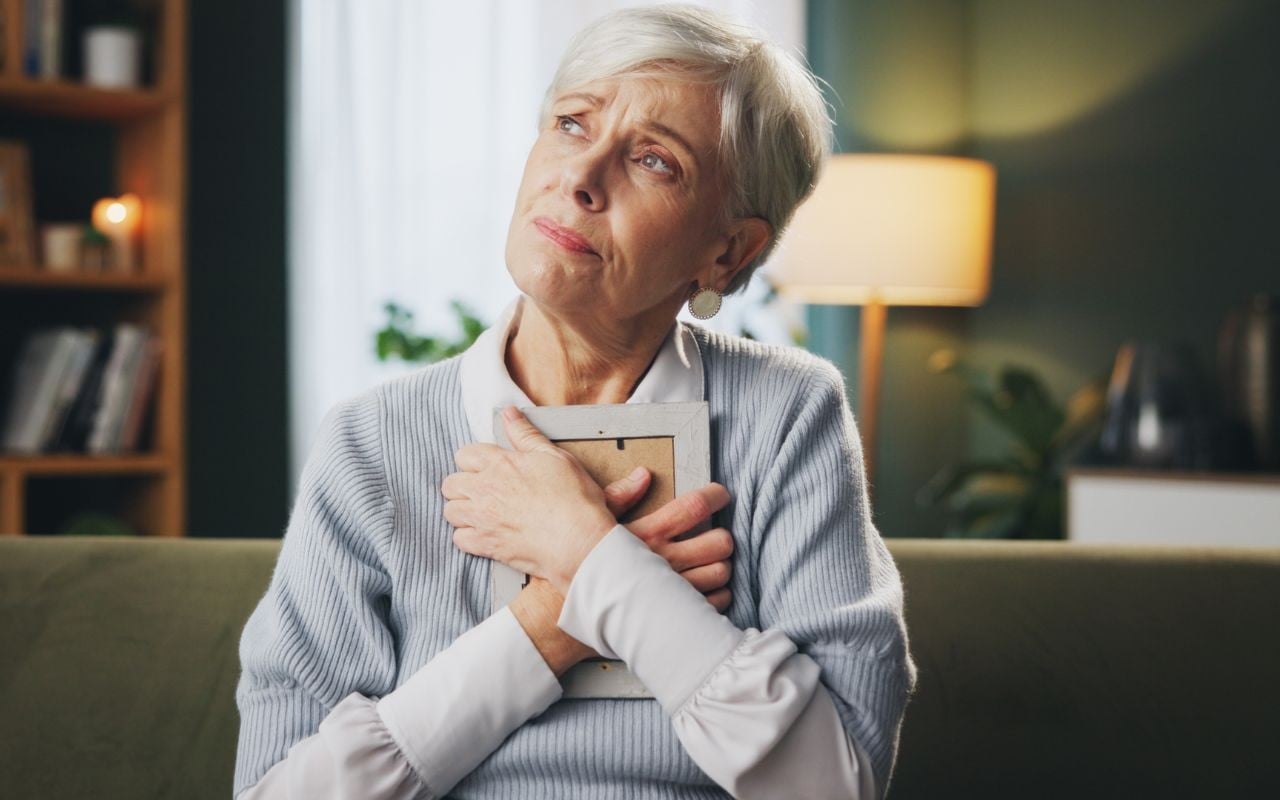 A visão da psicologia sobre sonhos com pessoas que já se foram