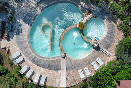 Talassoterapia vs. Balneoterapia: Entenda as Diferenças