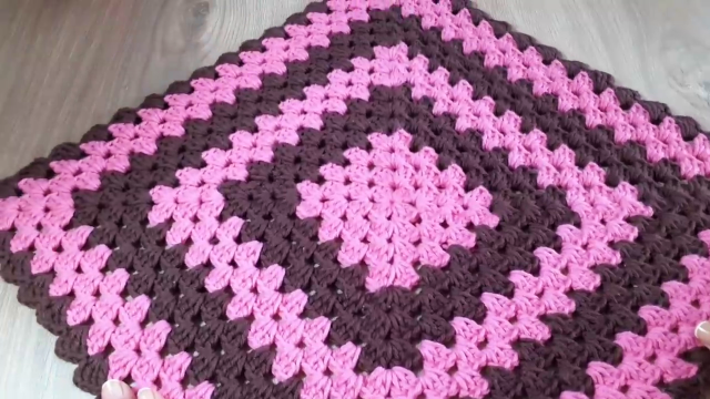 Tapete de Crochê Quadrado: Preços, Modelos e Onde Comprar Peças Exclusivas