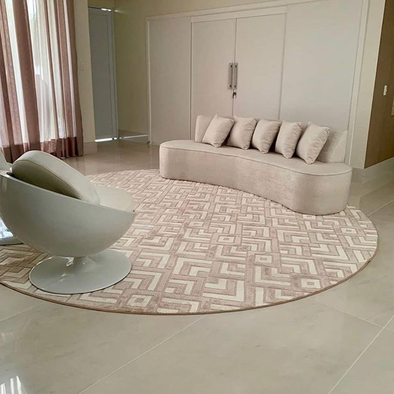 erros comuns usar tapete redondo sala