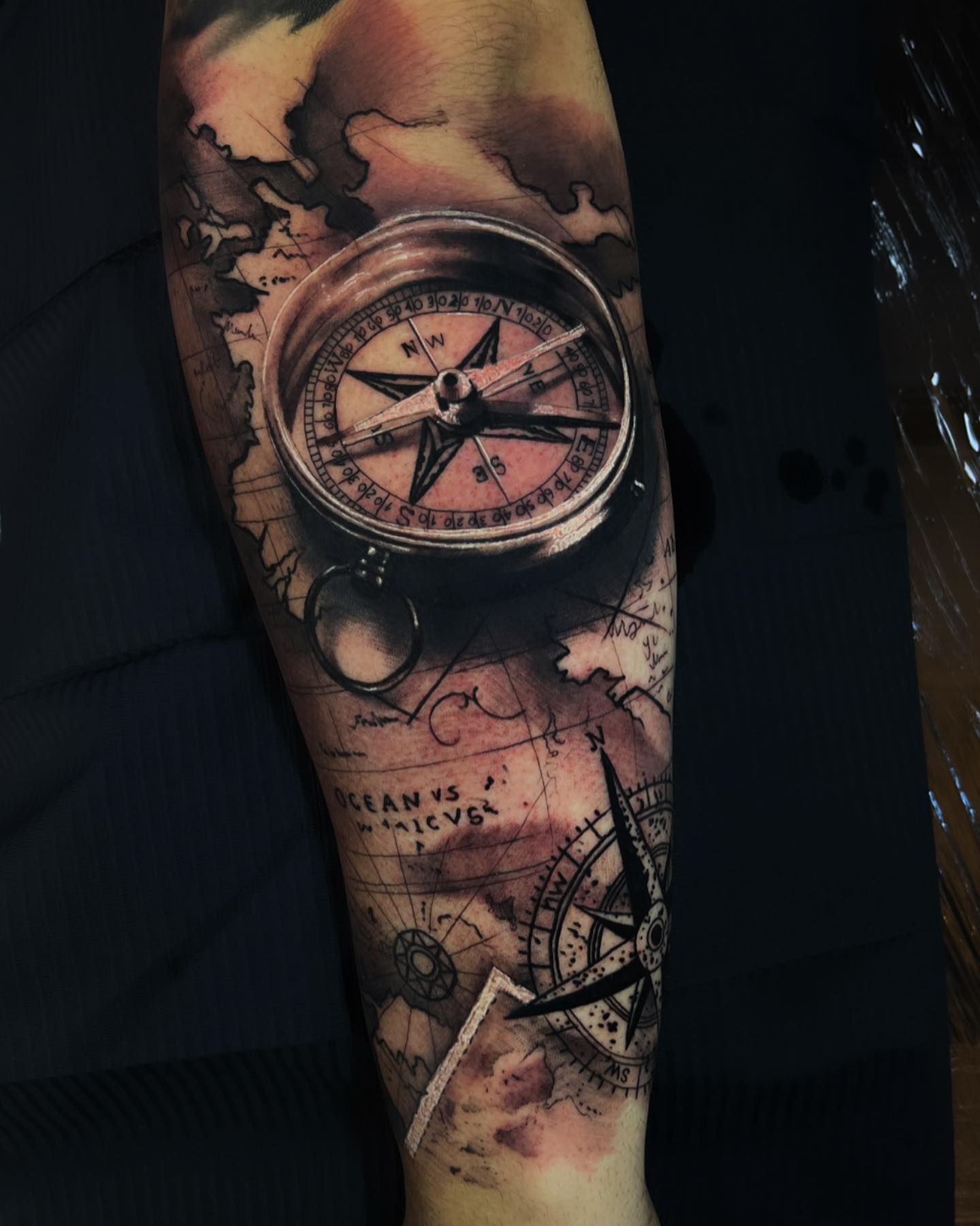 Tatuagem de Bússola e Mapa: Para os Amantes da Jornada e da Exploração