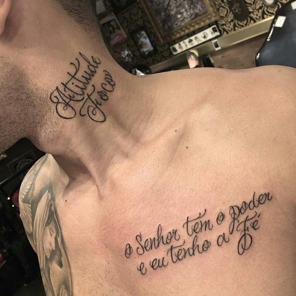 tatuagem escrita masculina