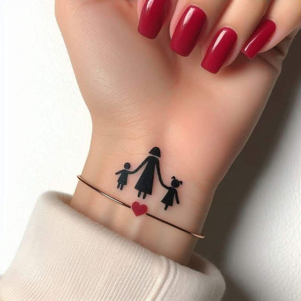 tatuagem minimalista filhos casal