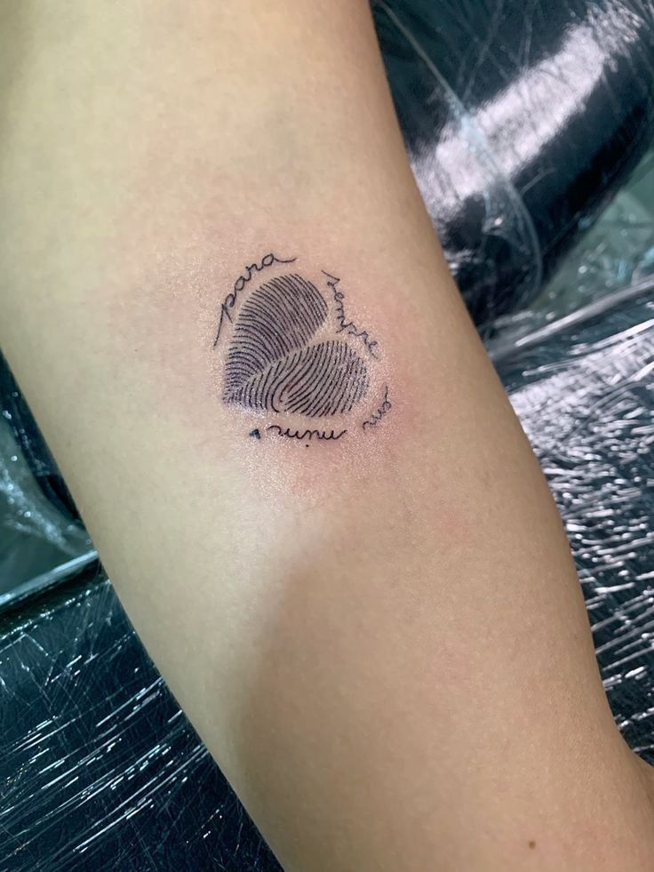 tatuagem 7cm feminina pulso